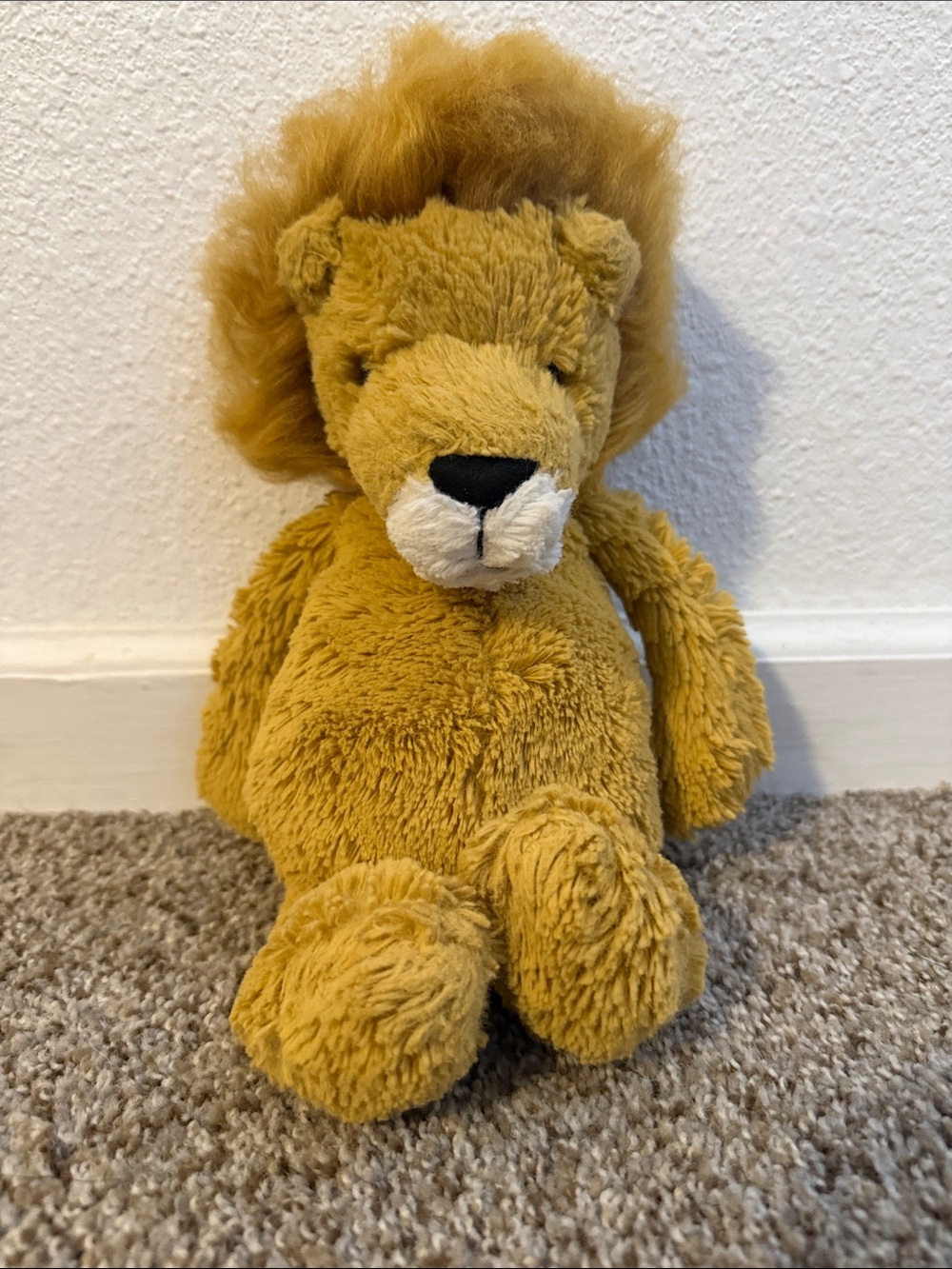 Retired Jellycat Bashful Lion with Fluffy Mane